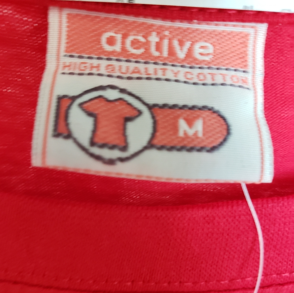 Red T shirt - Picture 6 of 7